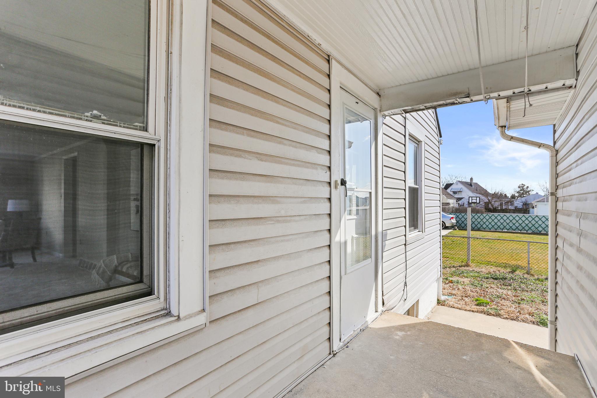 COLONIAL HOUSING - Residential