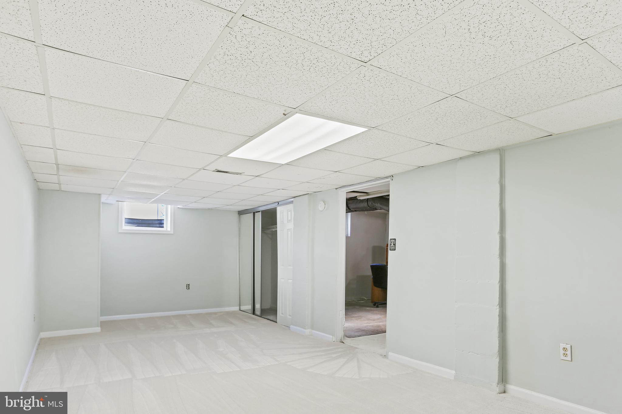 COLONIAL HOUSING - Residential