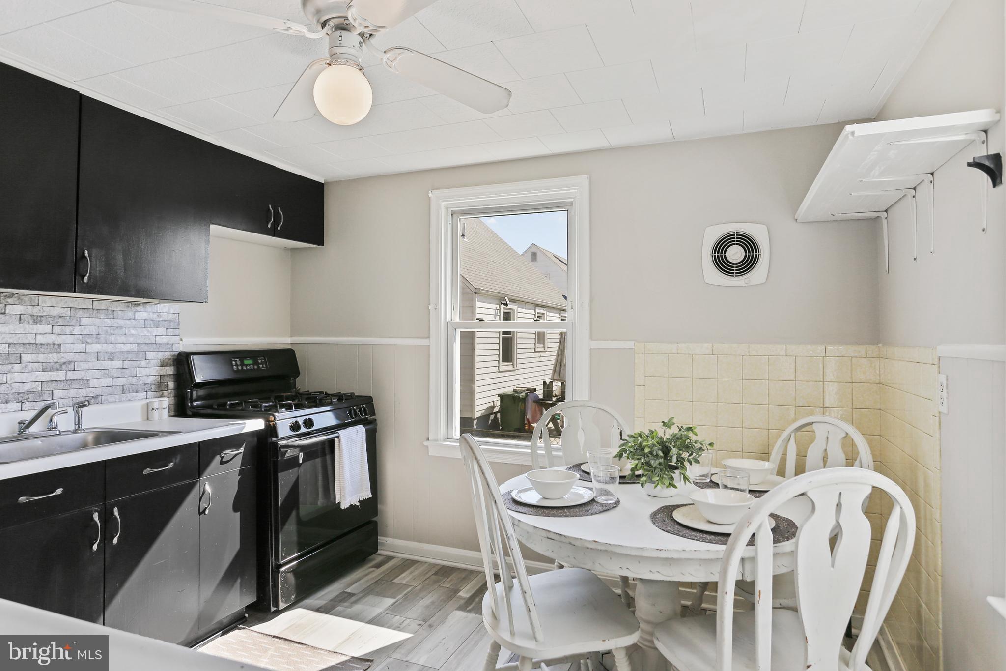 COLONIAL HOUSING - Residential