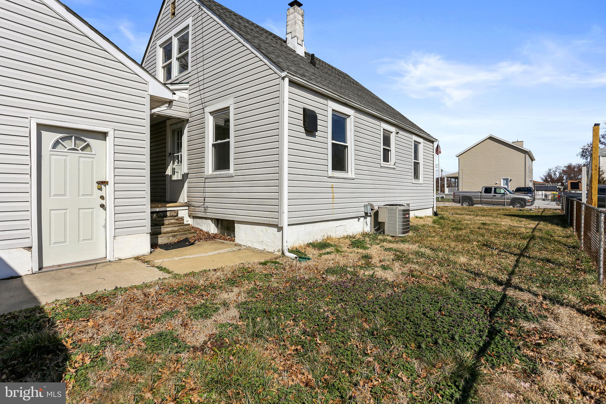 COLONIAL HOUSING - Residential