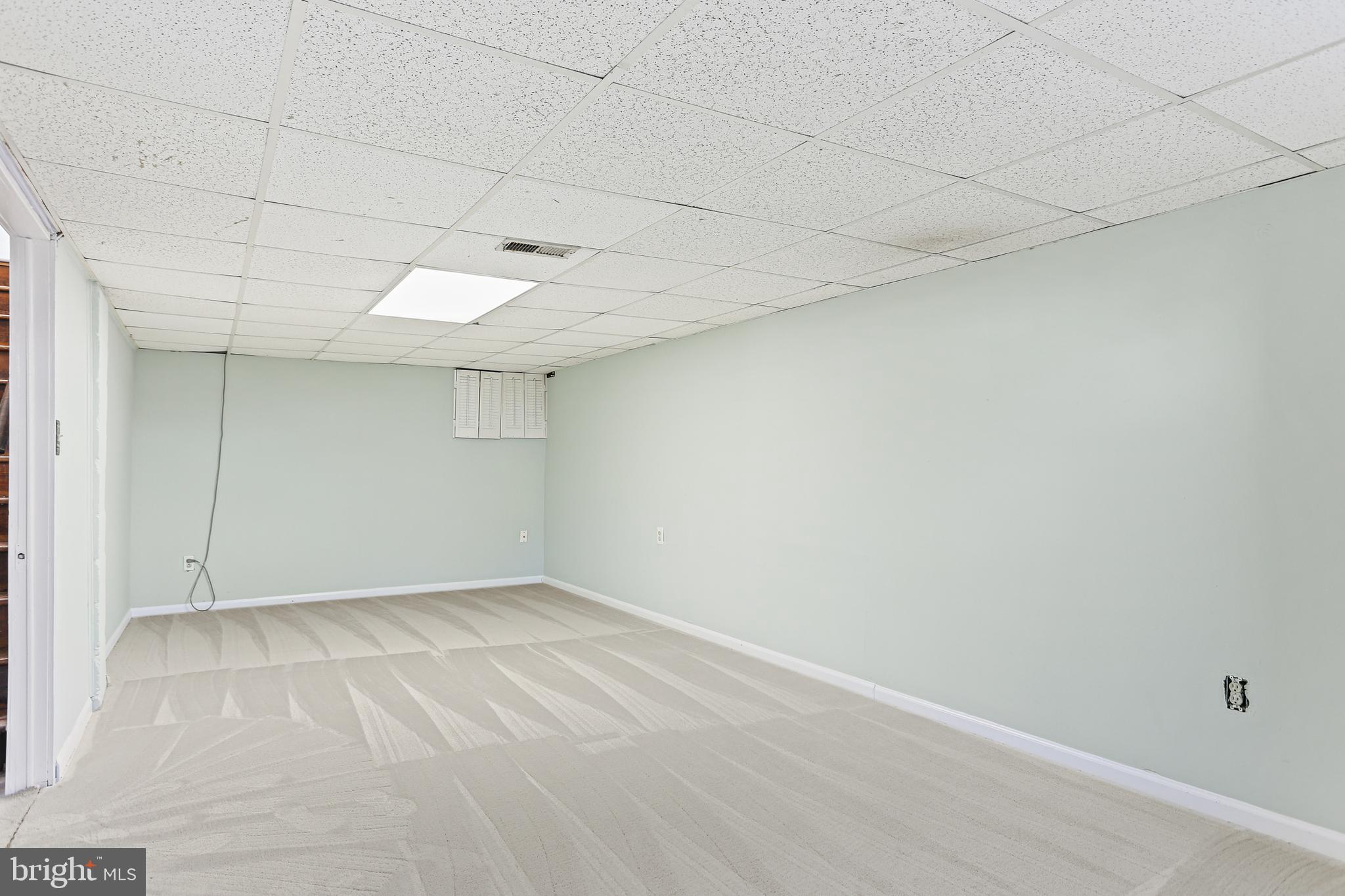 COLONIAL HOUSING - Residential