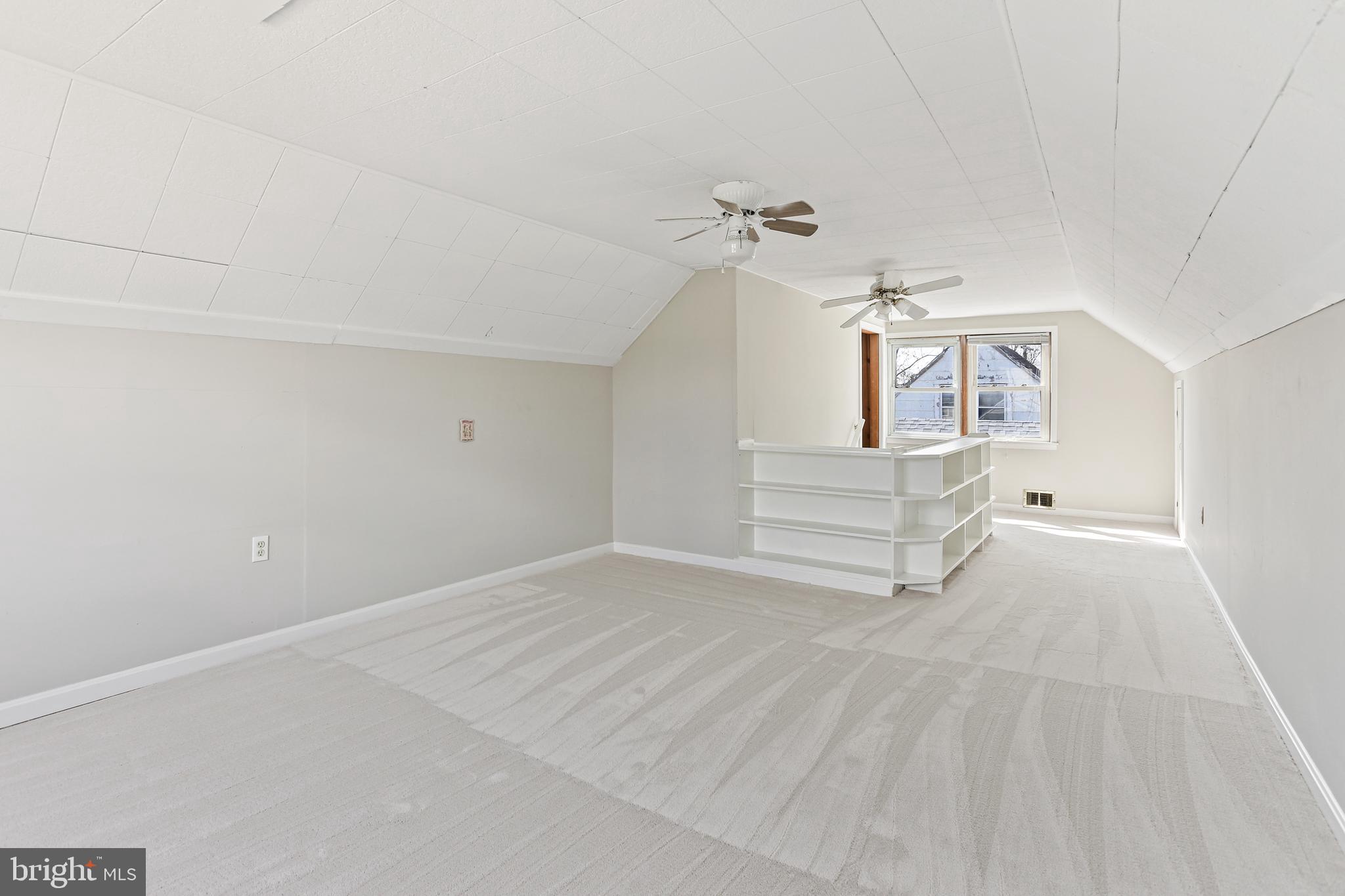 COLONIAL HOUSING - Residential