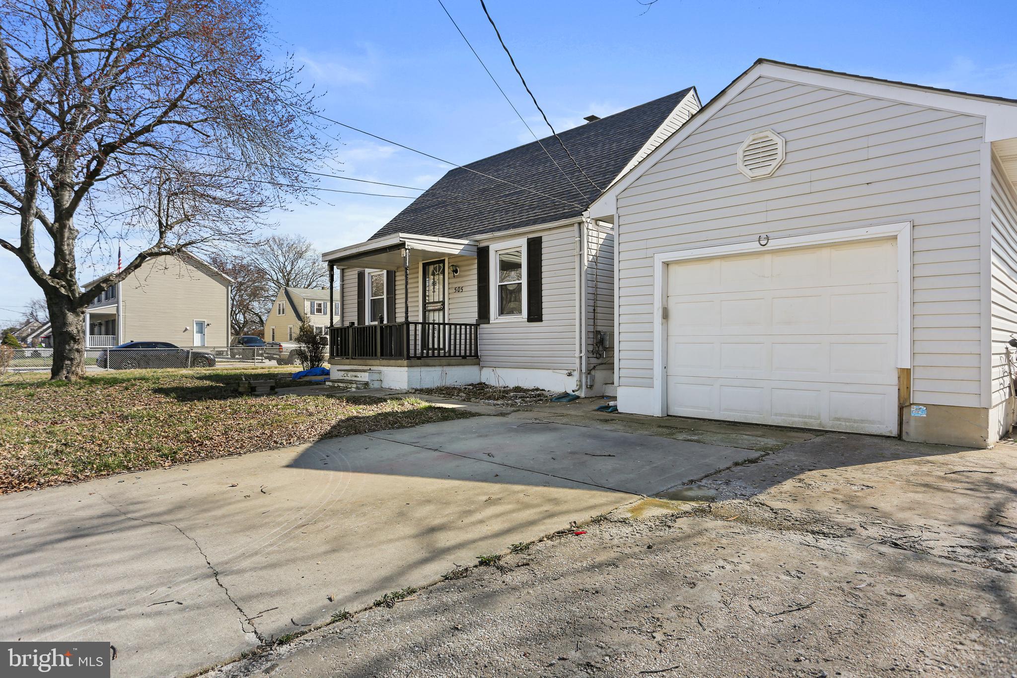 COLONIAL HOUSING - Residential