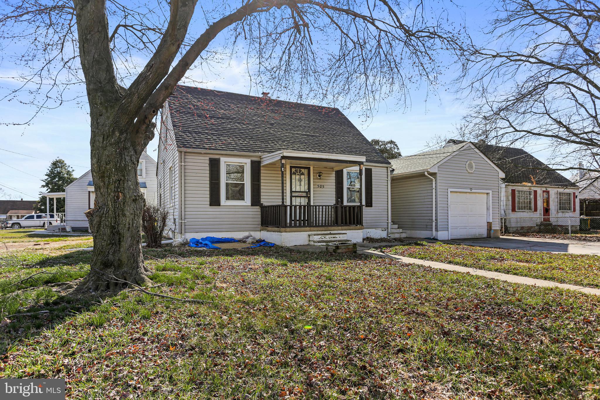 COLONIAL HOUSING - Residential