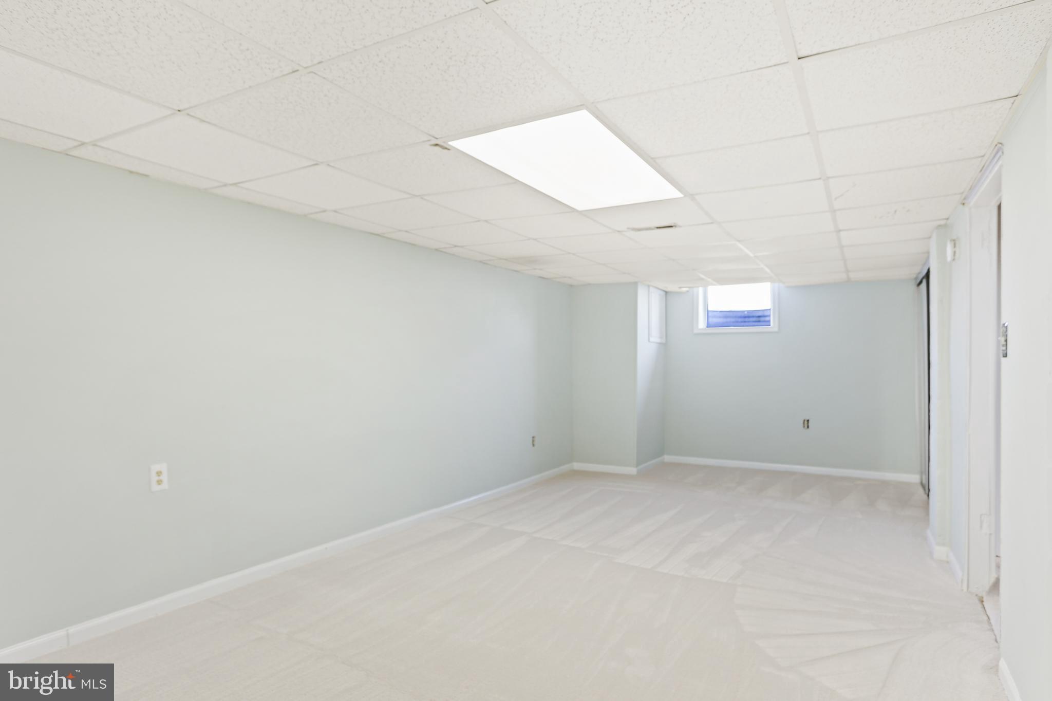 COLONIAL HOUSING - Residential