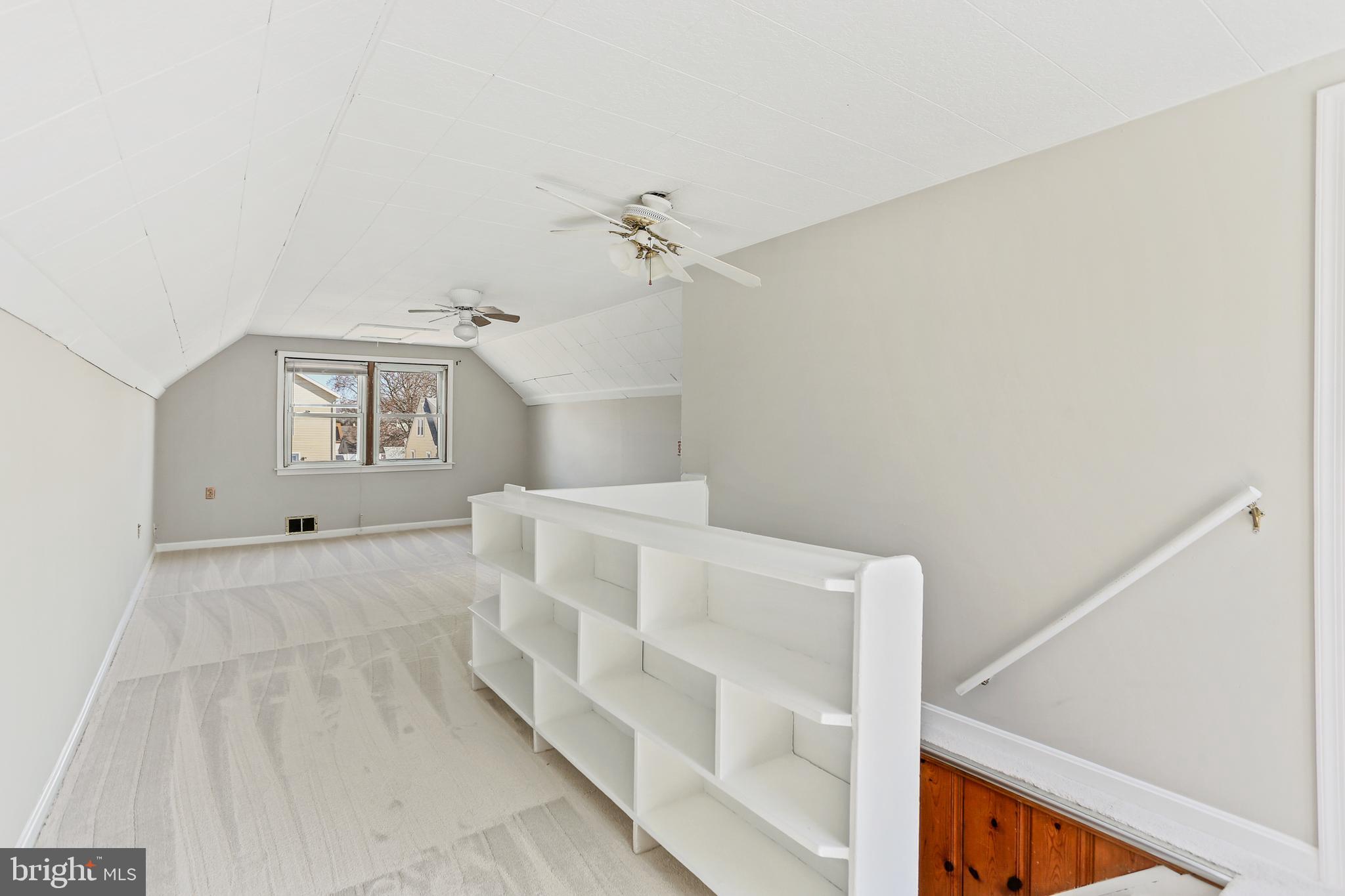 COLONIAL HOUSING - Residential