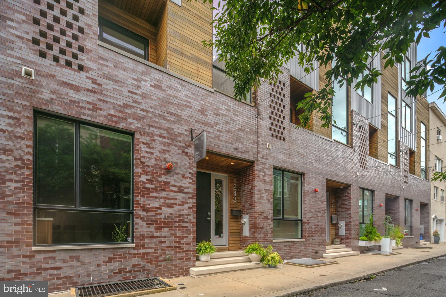 BELLA VISTA - Residential