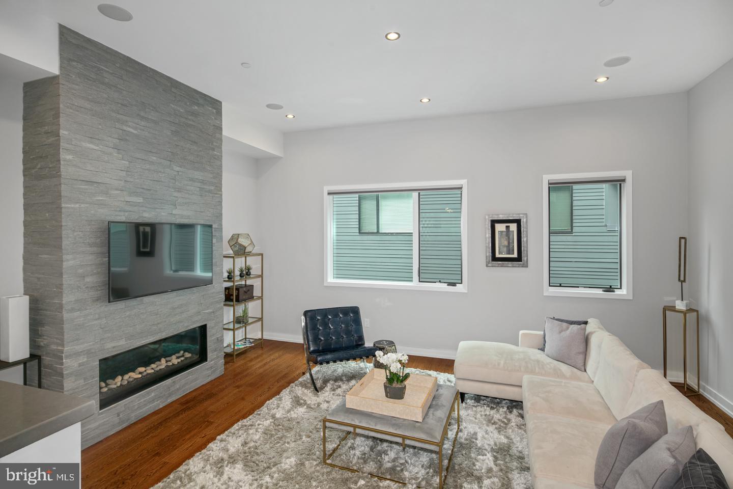 BELLA VISTA - Residential