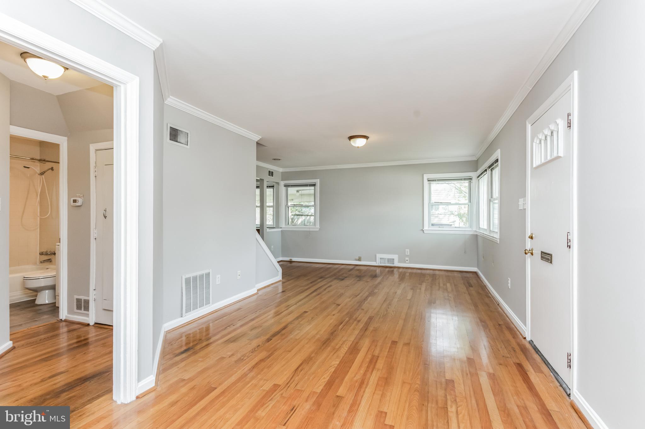 BUCKNELL MANOR - Residential Lease