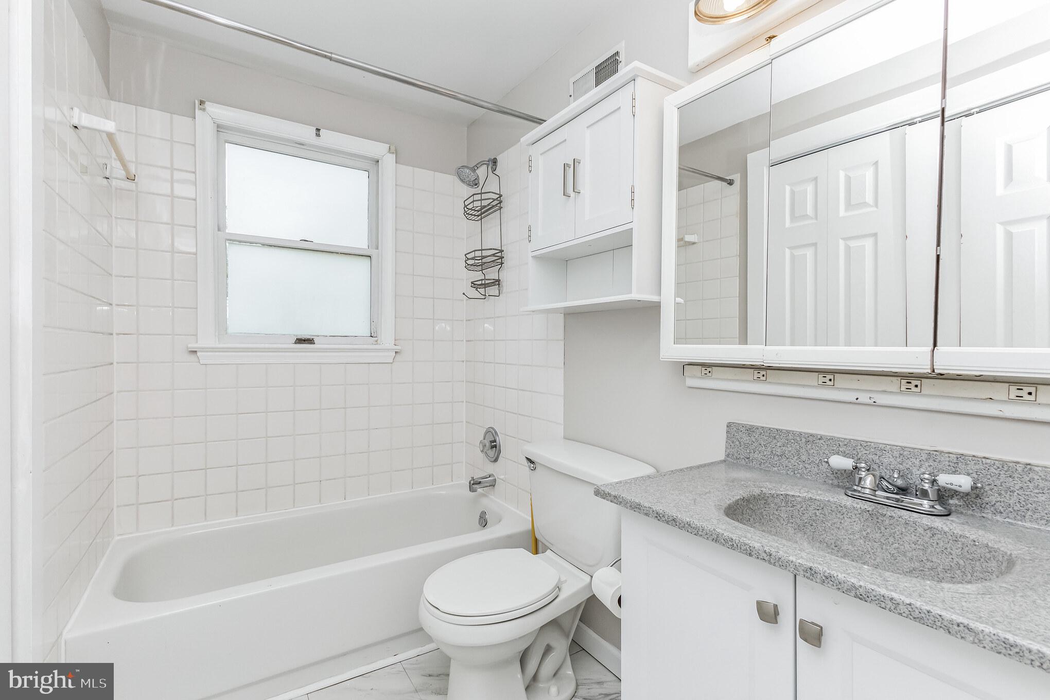 BUCKNELL MANOR - Residential Lease