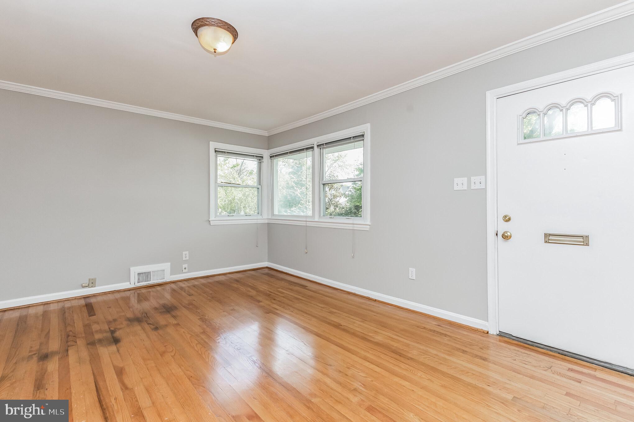 BUCKNELL MANOR - Residential Lease