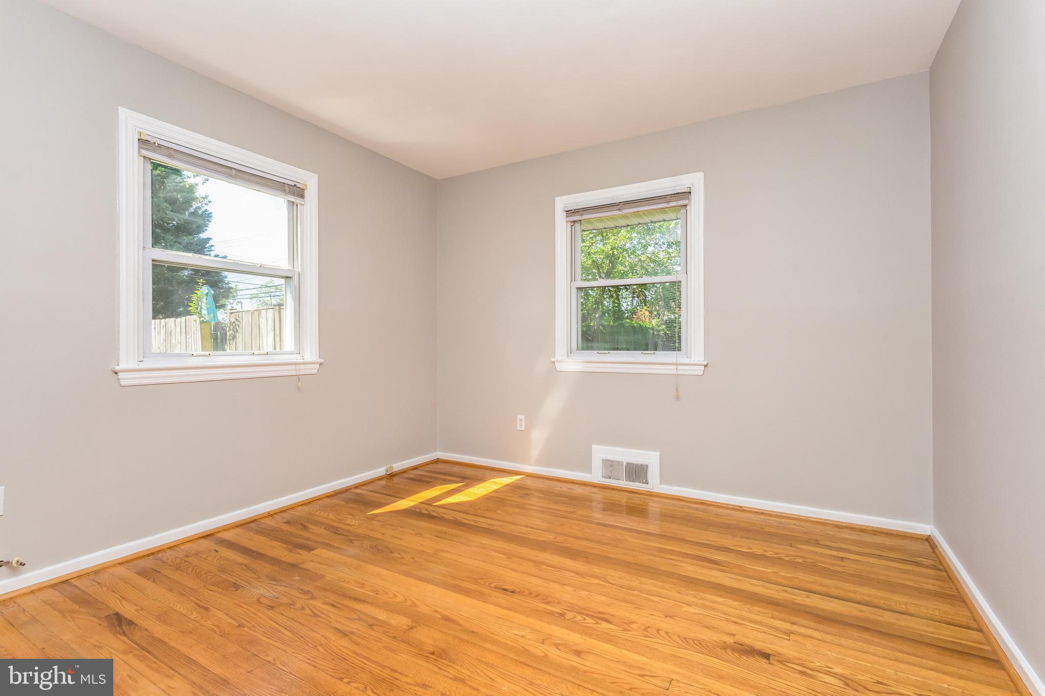 BUCKNELL MANOR - Residential Lease