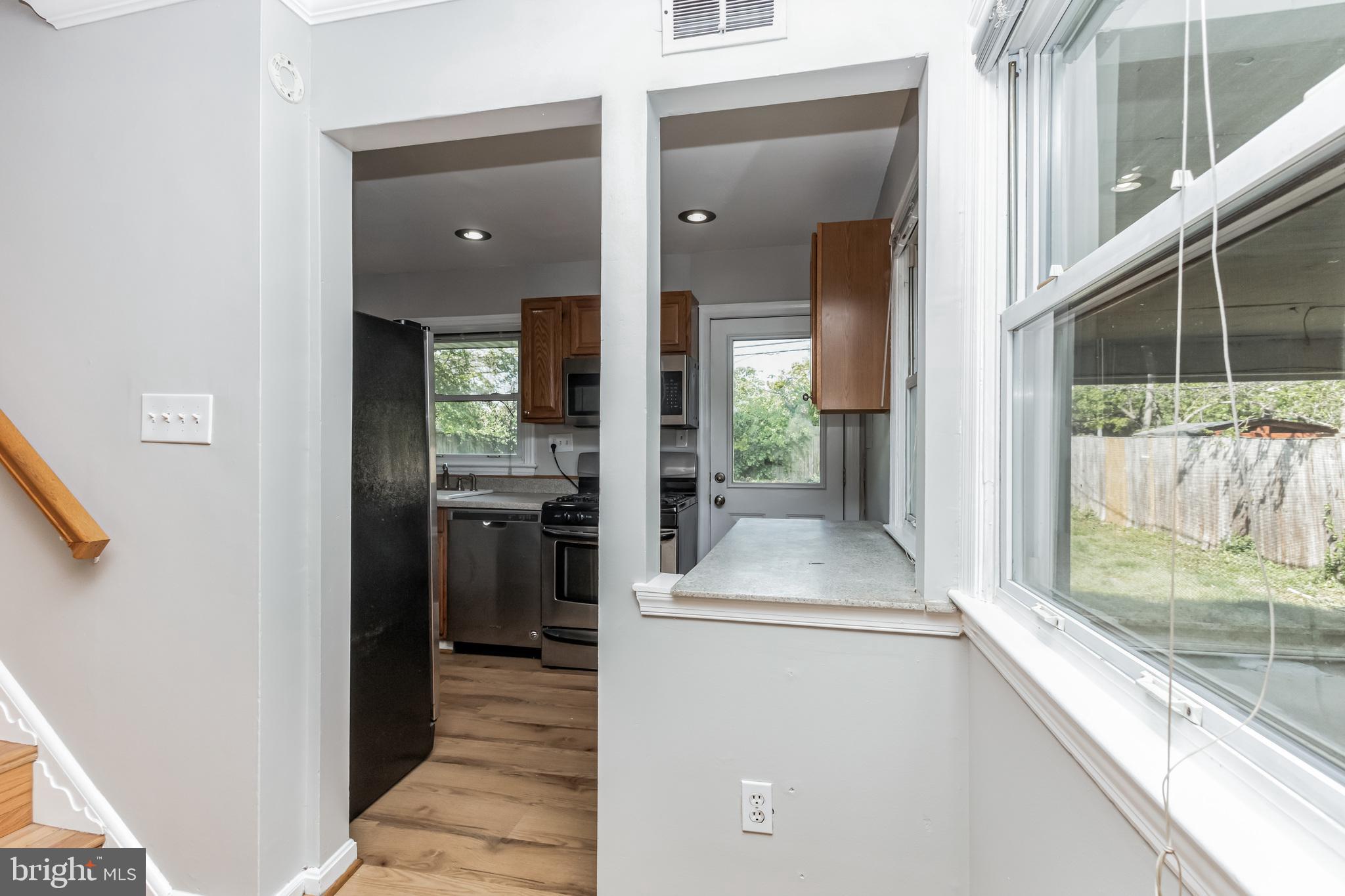 BUCKNELL MANOR - Residential Lease