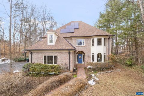 Townhouse For Sale - 3104 Edgewater Dr Dr<br/> CHARLOTTESVILLE, VA 22911