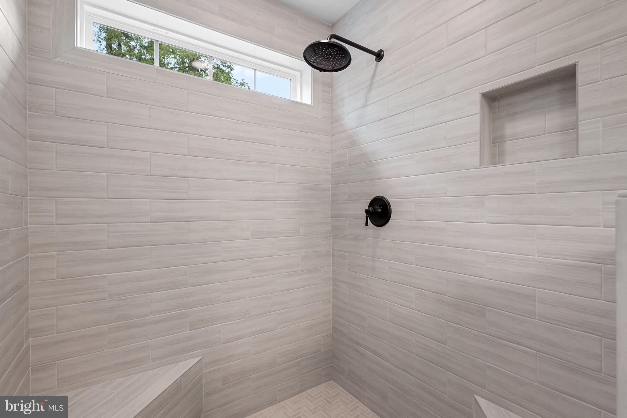 LIGHTSHIP COVE - Residential