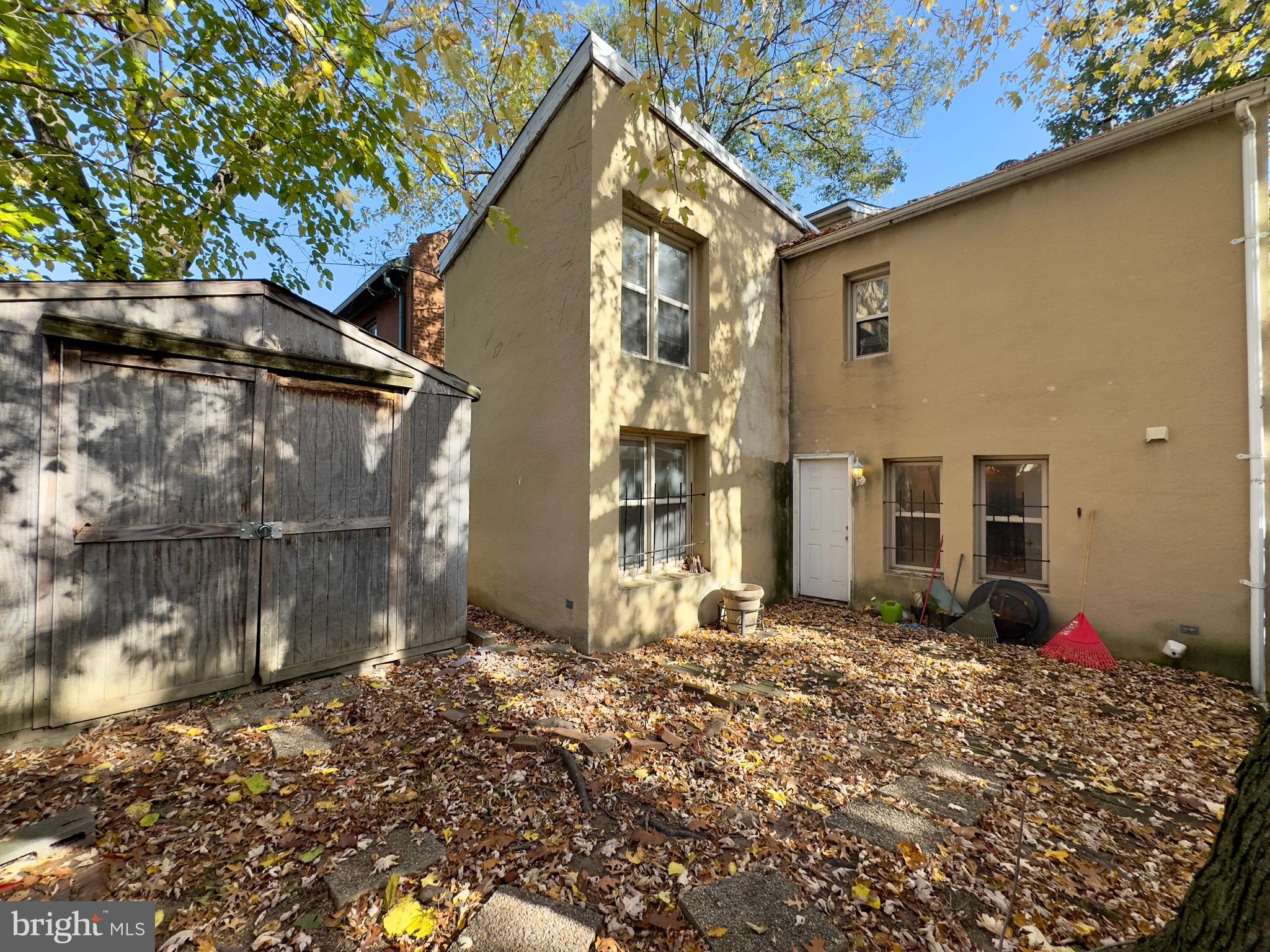 WASHINGTON VILLAGE - Residential Lease