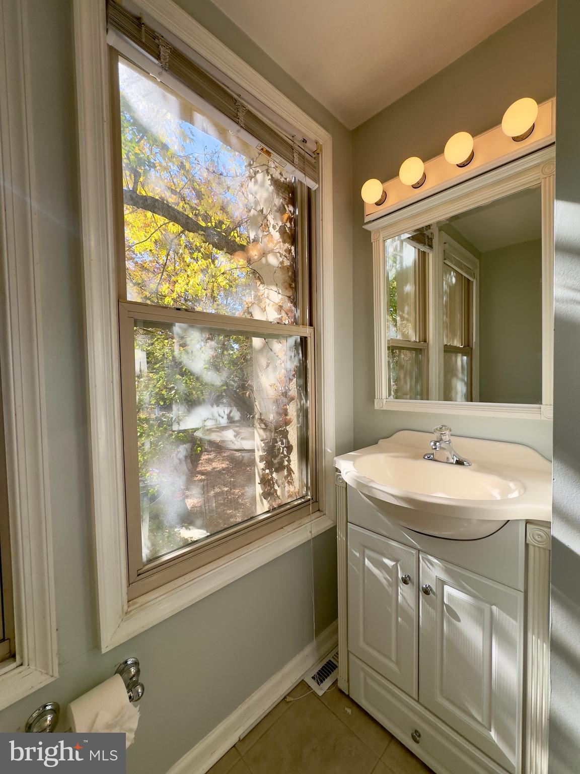 WASHINGTON VILLAGE - Residential Lease