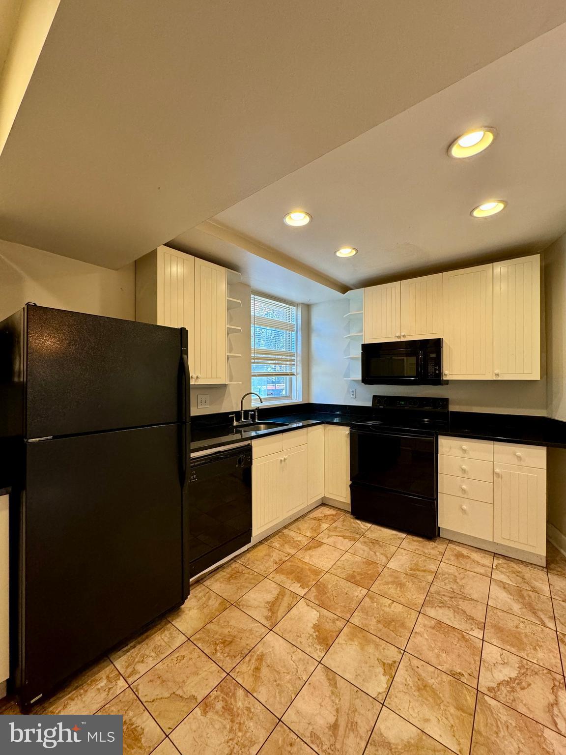 WASHINGTON VILLAGE - Residential Lease