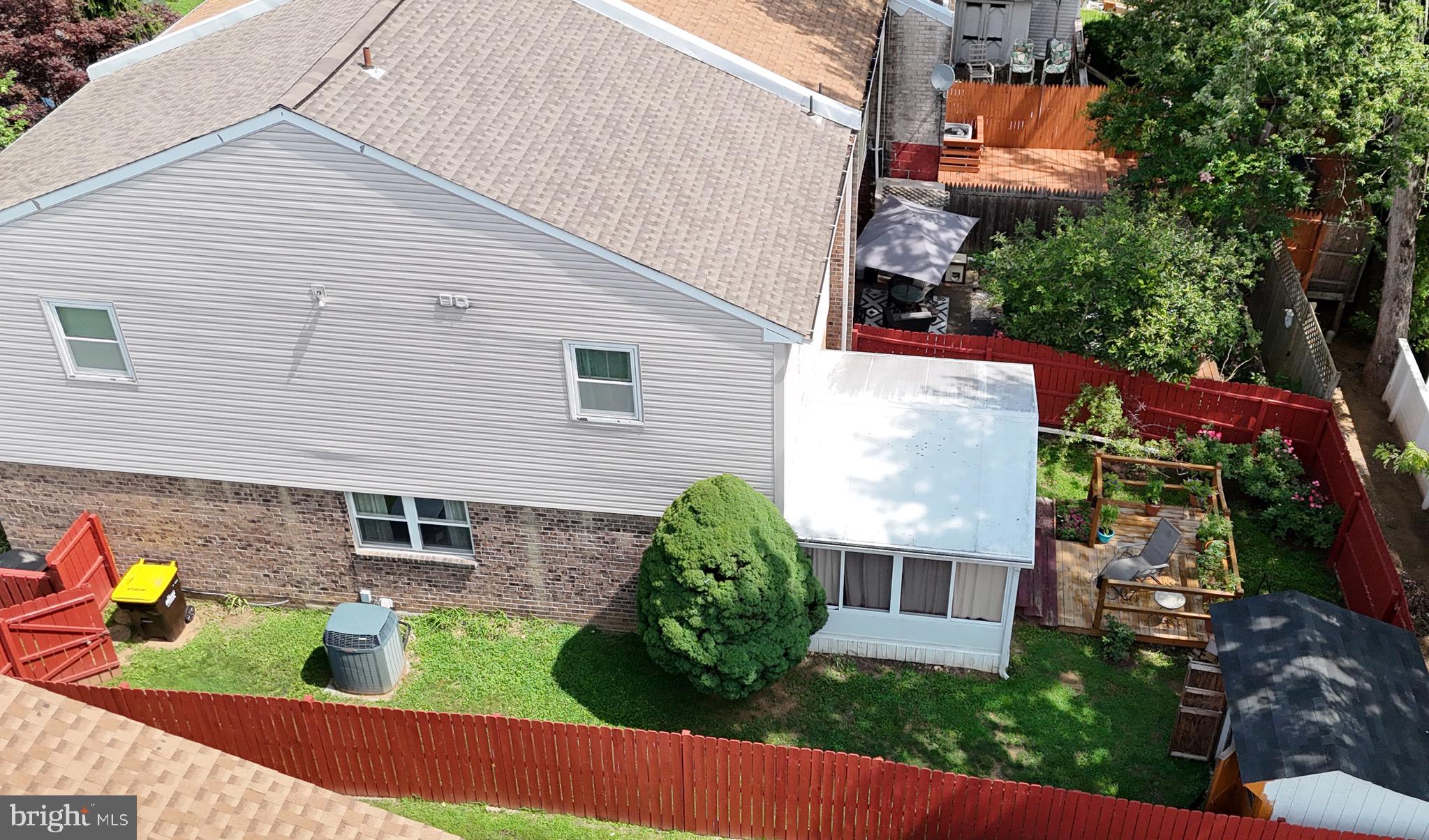 5217 BAY ROAD N