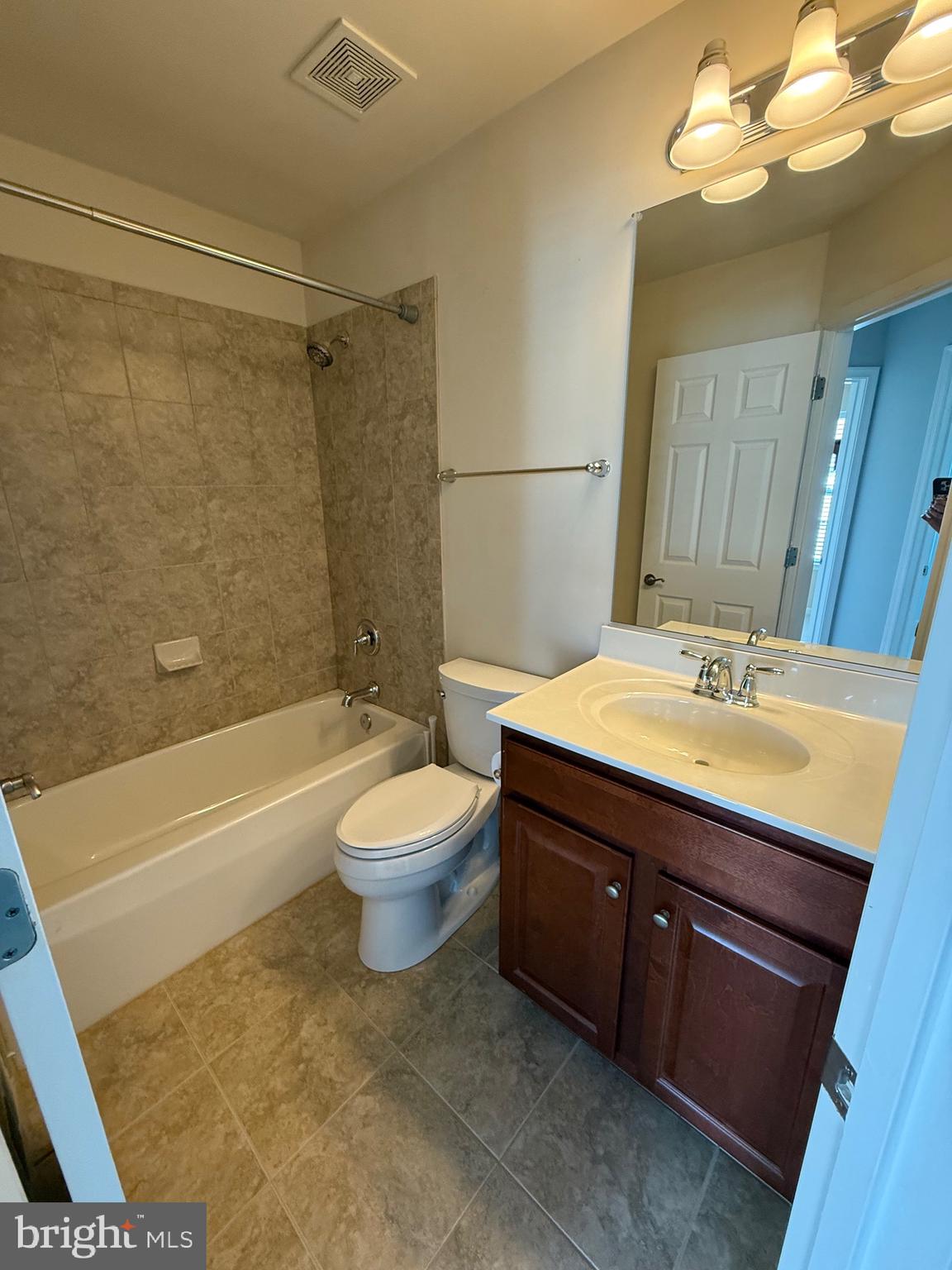 MONMOUTH MEADOWS - Residential Lease