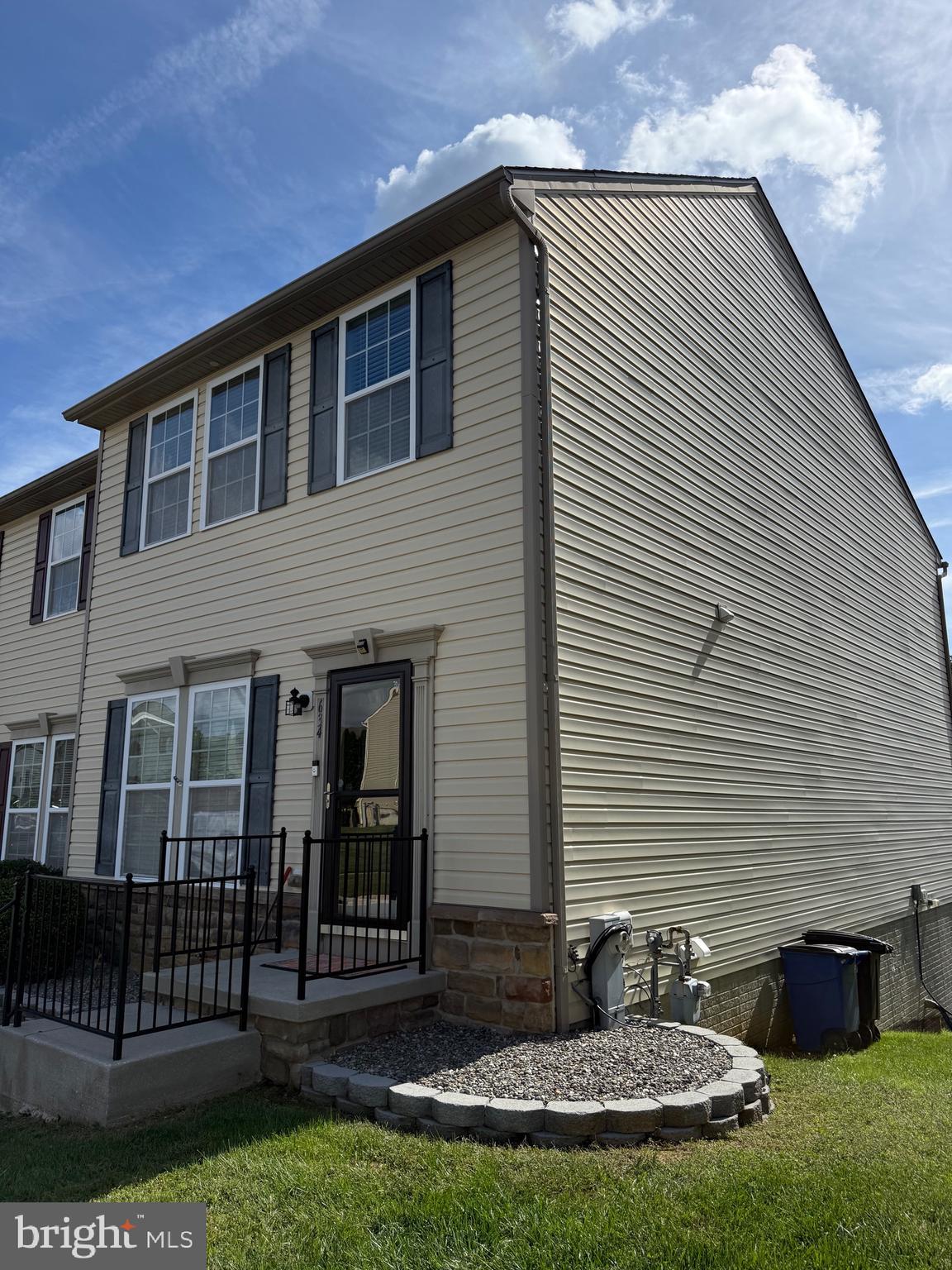 MONMOUTH MEADOWS - Residential Lease