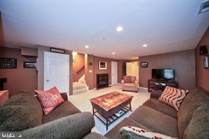 MONMOUTH MEADOWS - Residential Lease