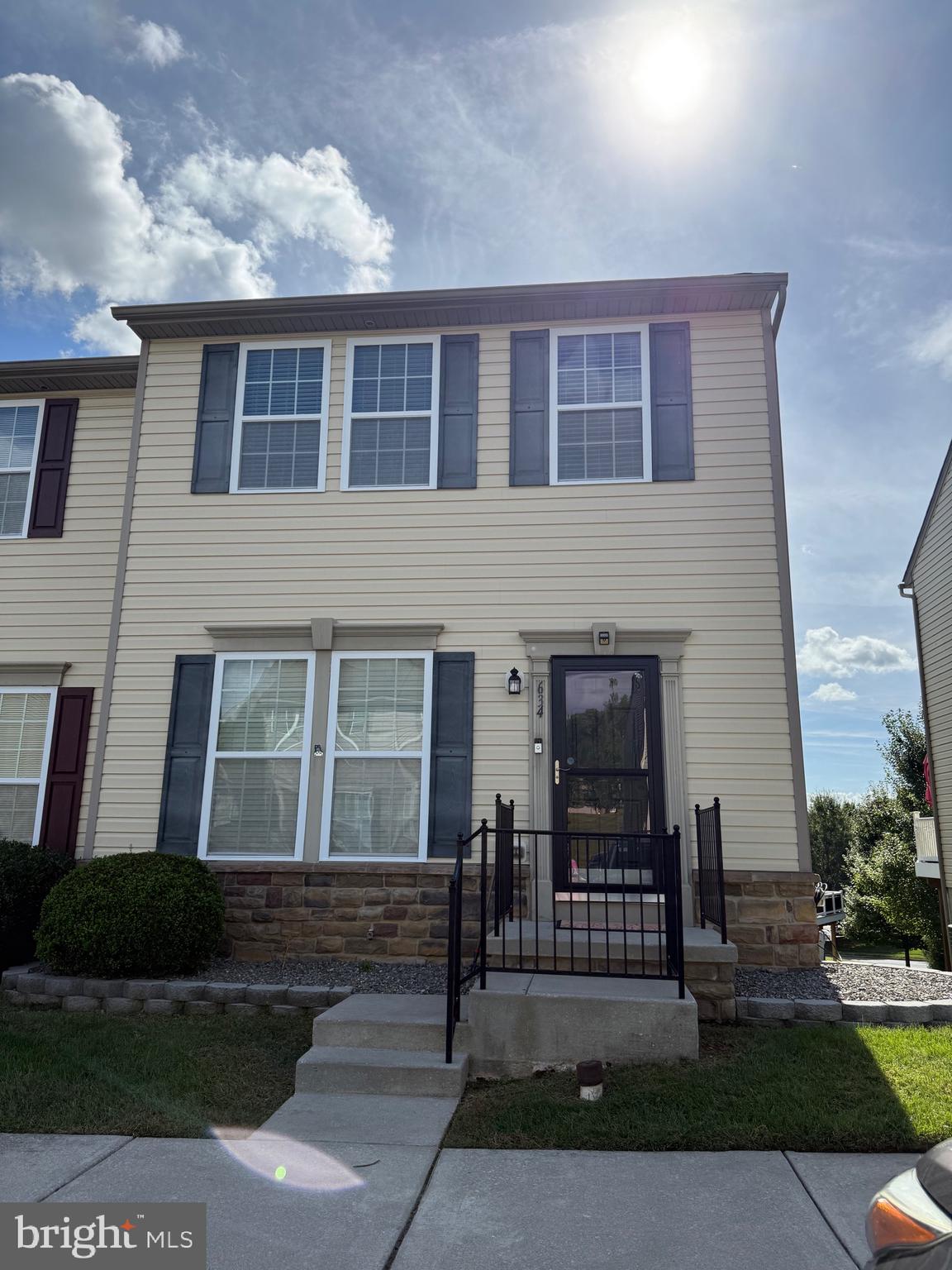 MONMOUTH MEADOWS - Residential Lease