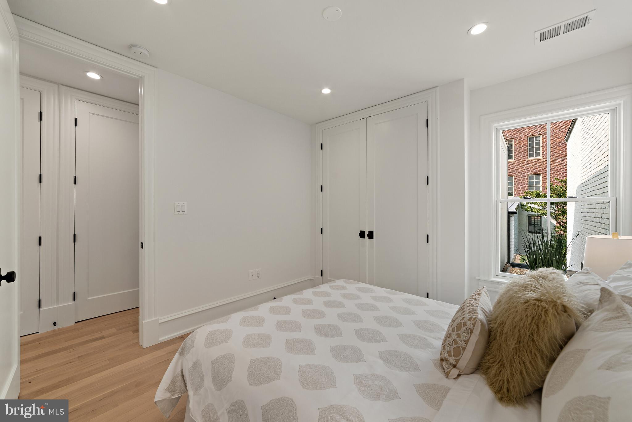 CAPITOL HILL - Residential