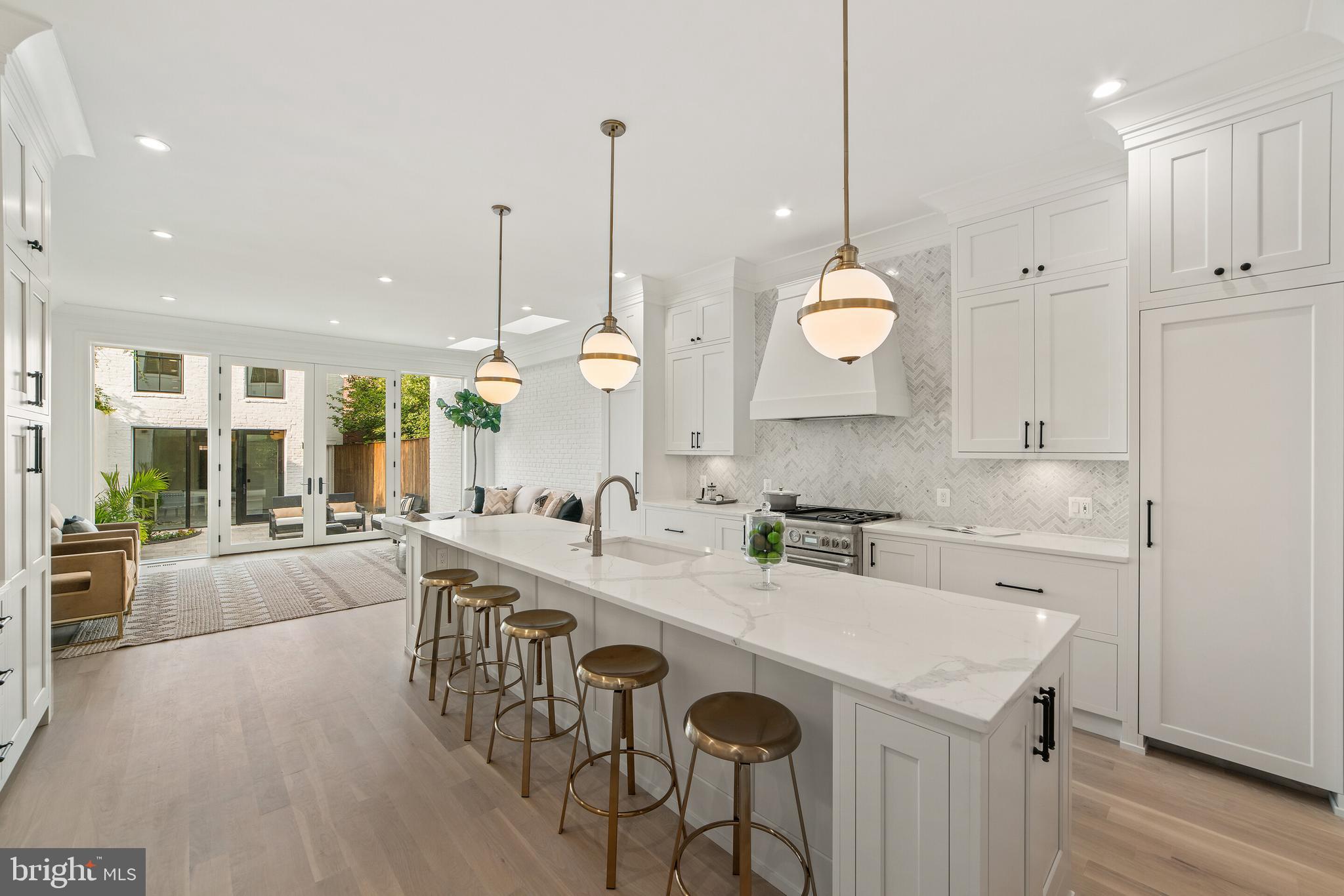 CAPITOL HILL - Residential