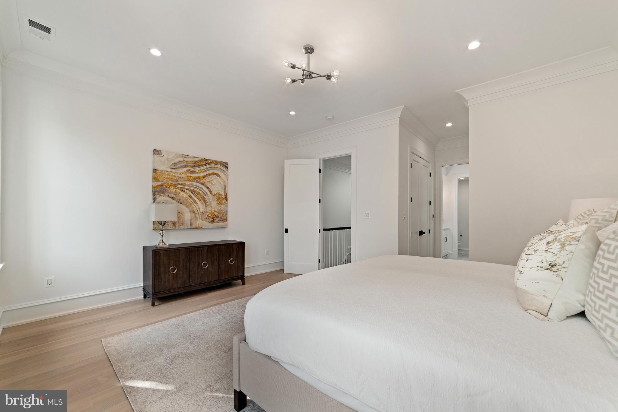 CAPITOL HILL - Residential