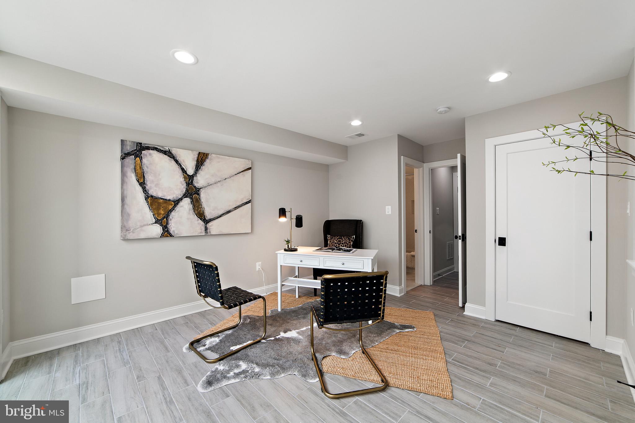CAPITOL HILL - Residential