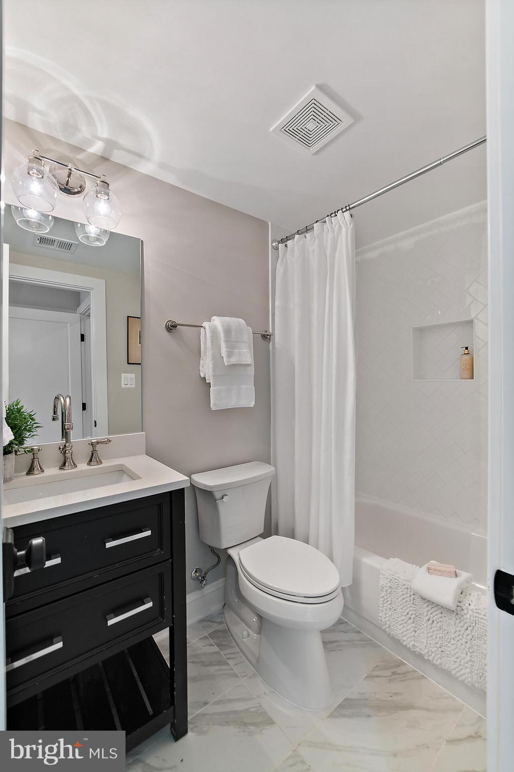 CAPITOL HILL - Residential