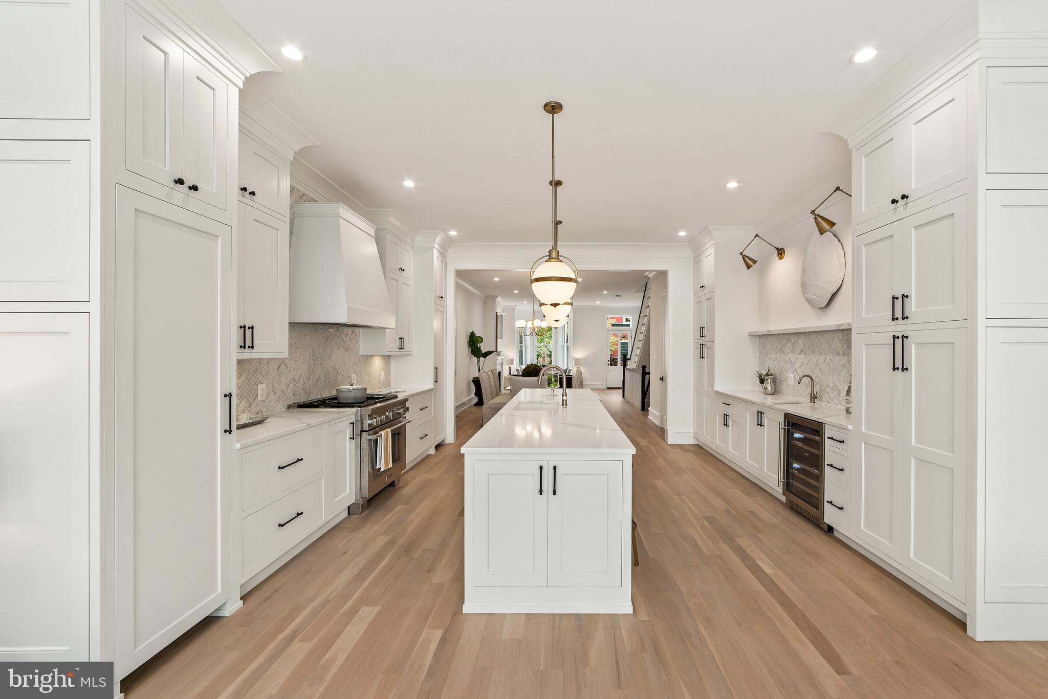 CAPITOL HILL - Residential