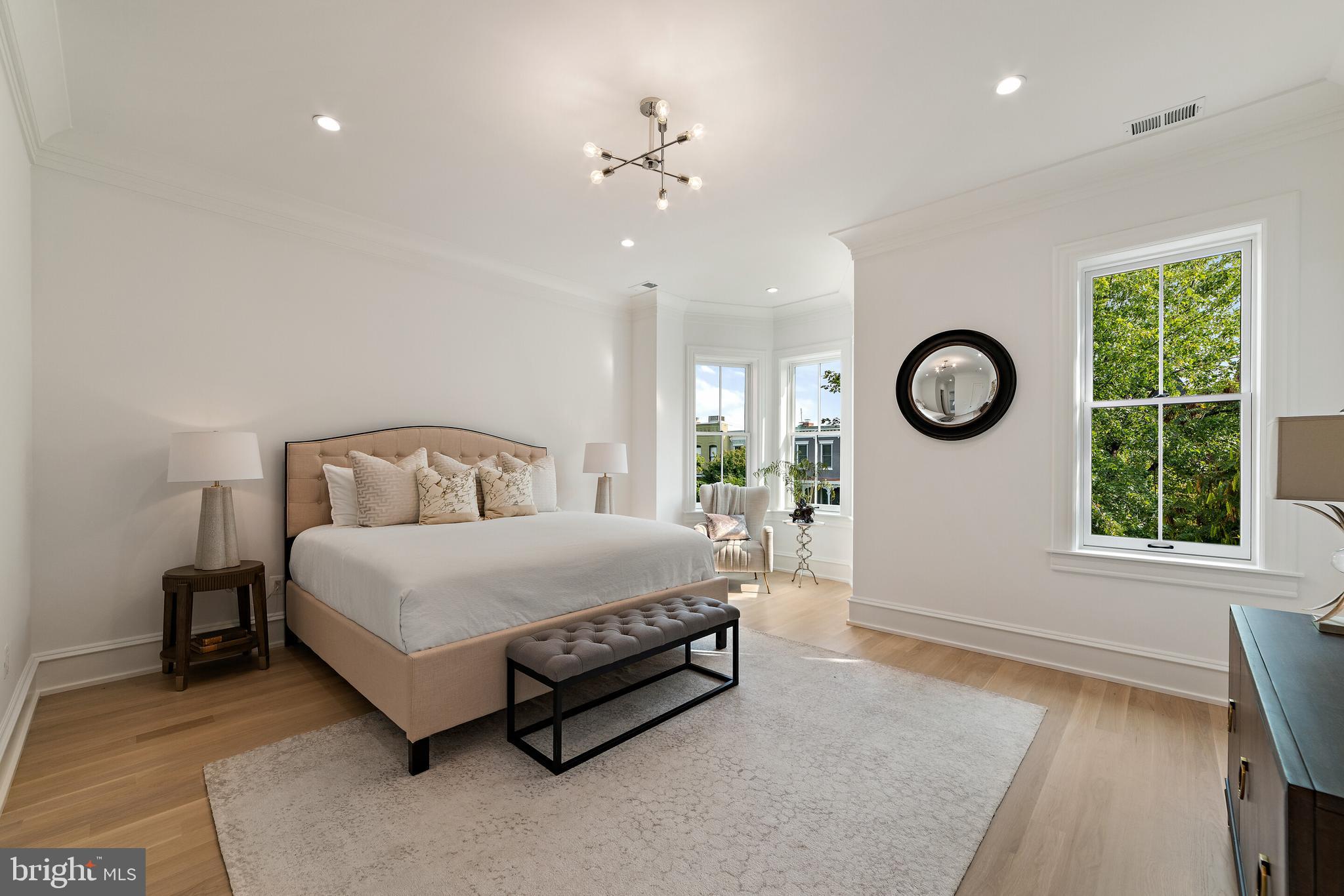CAPITOL HILL - Residential