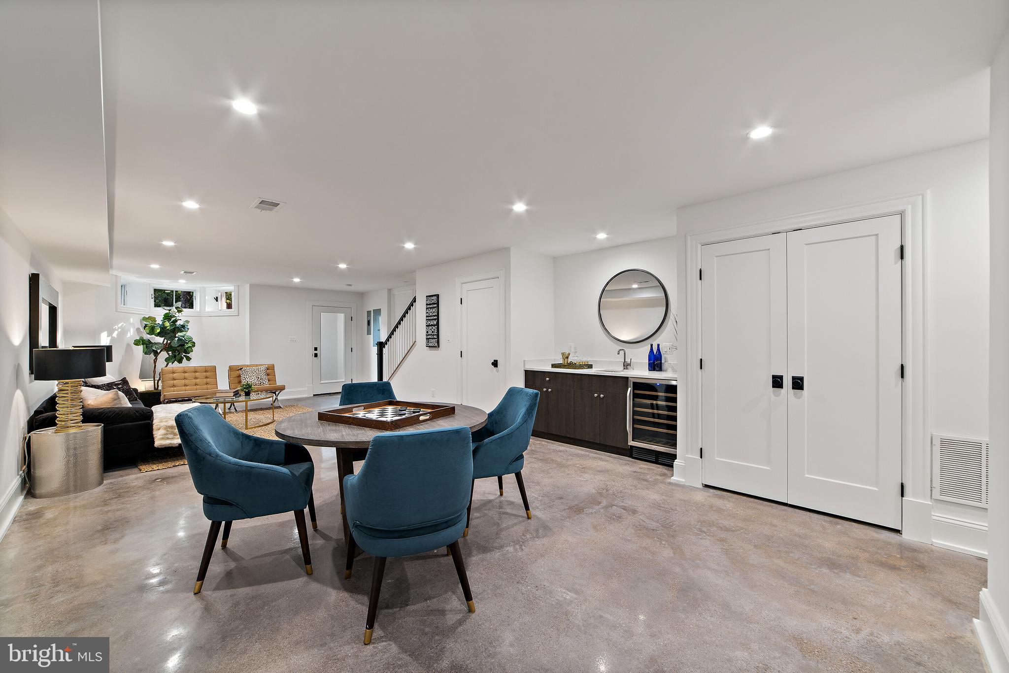 CAPITOL HILL - Residential