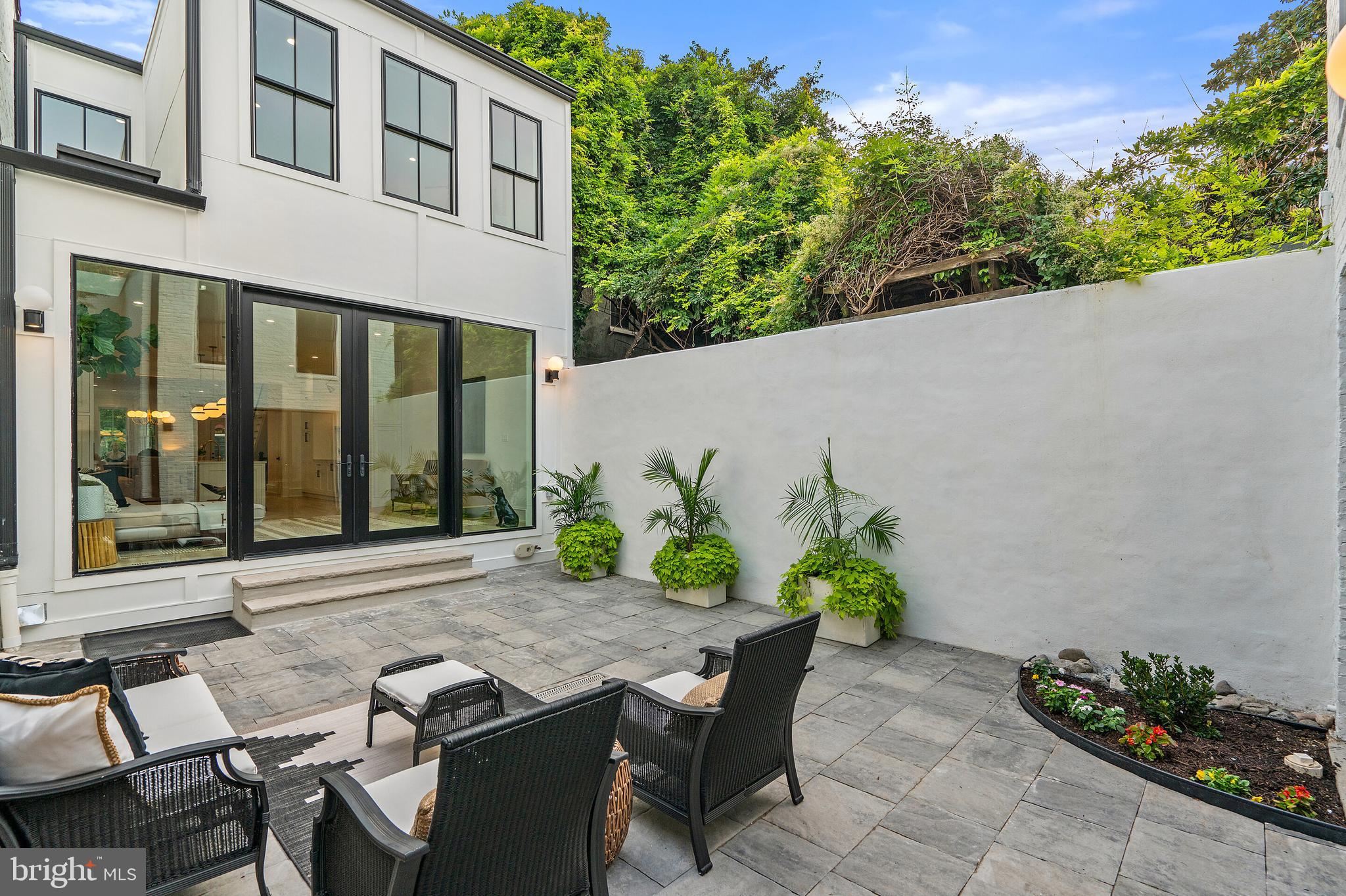 CAPITOL HILL - Residential