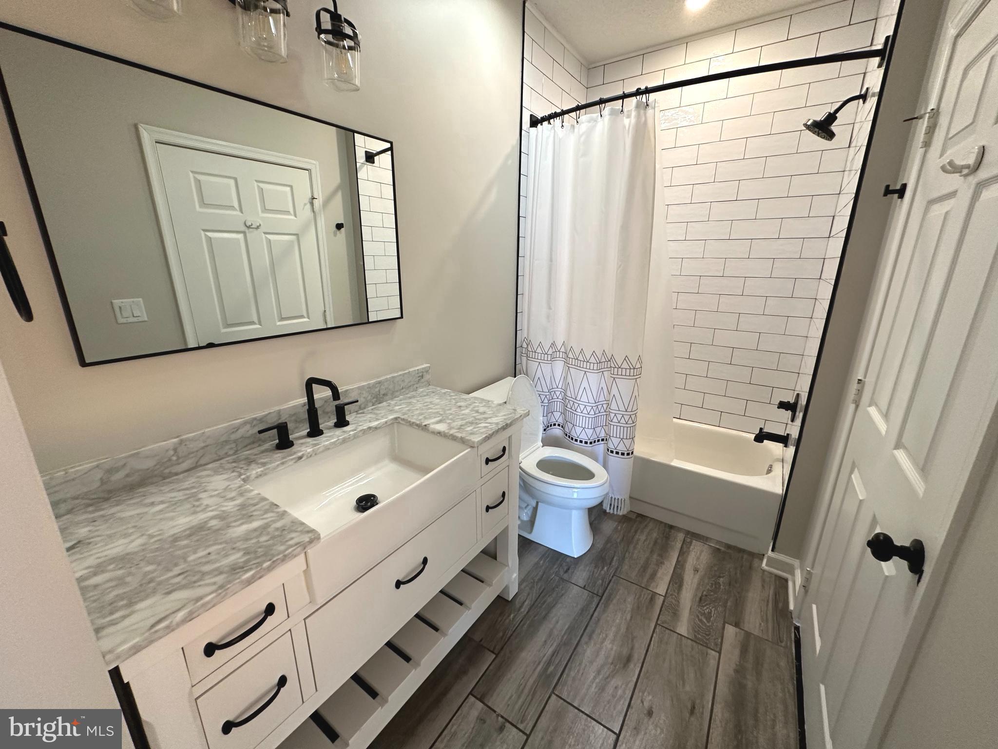 SANDERLING CONDO - Residential Lease