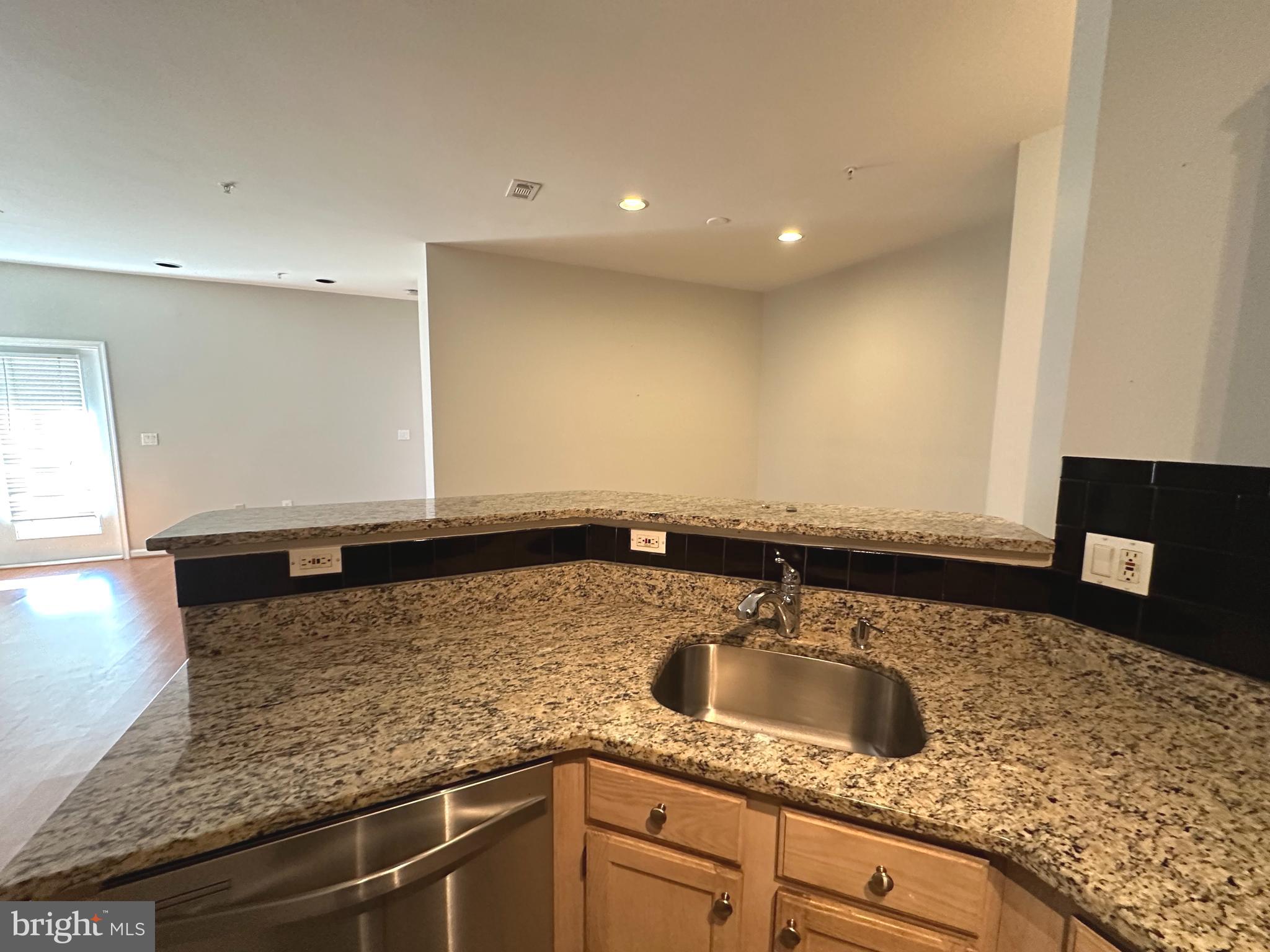 SANDERLING CONDO - Residential Lease