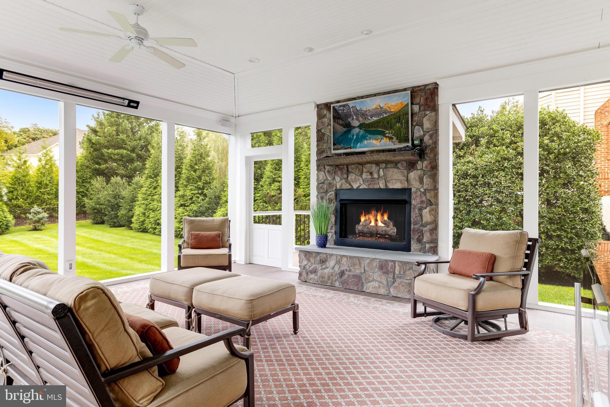 RIVER CREEK - Residential