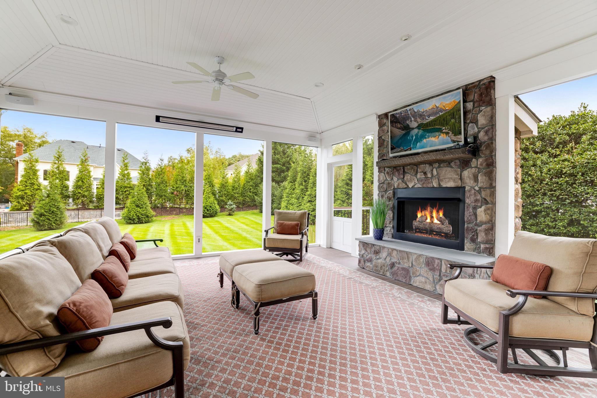 RIVER CREEK - Residential