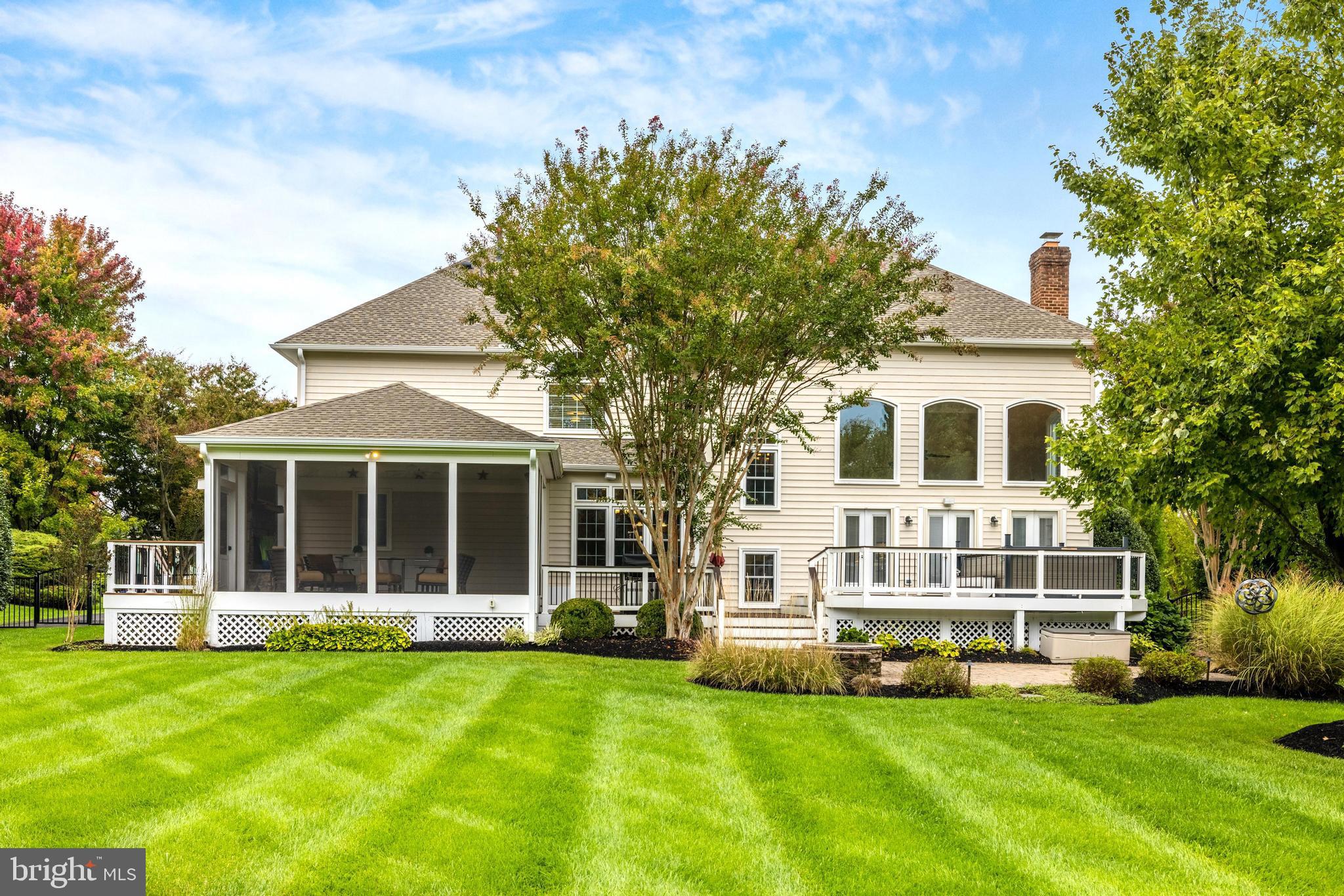 RIVER CREEK - Residential