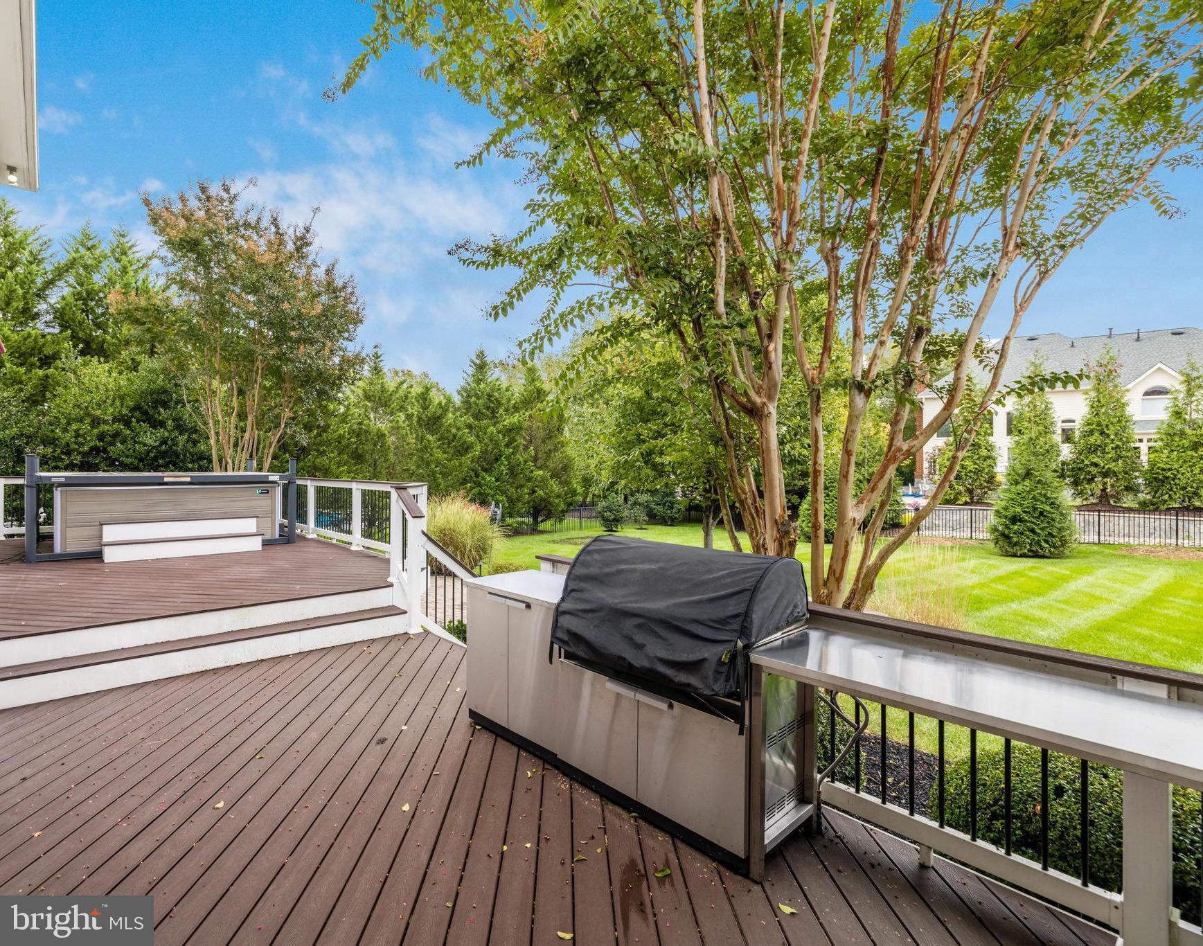 RIVER CREEK - Residential