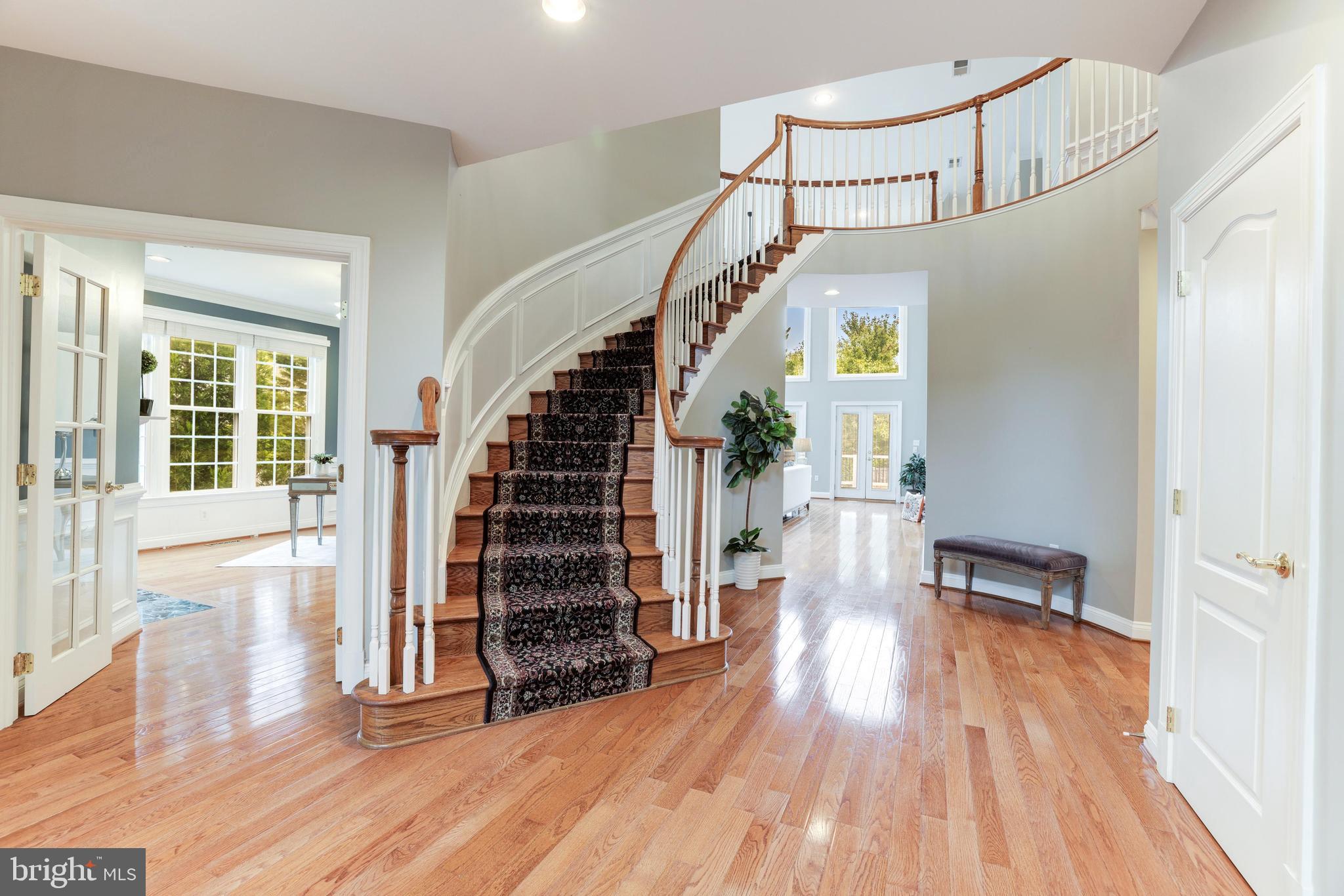 RIVER CREEK - Residential