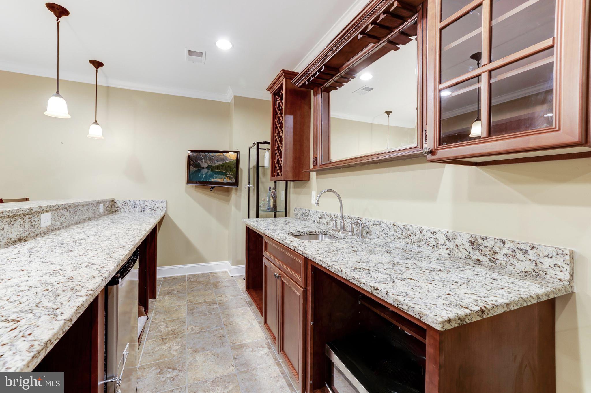 RIVER CREEK - Residential