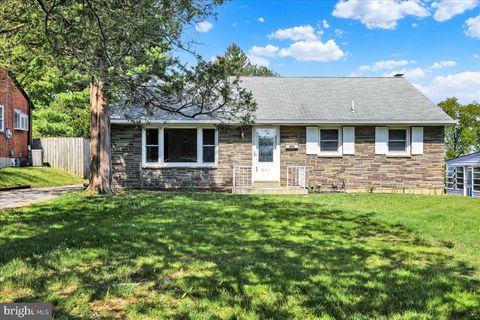Photo of 611 Highlawn Avenue, ELIZABETHTOWN, PA 17022 (MLS # PALA2066920)