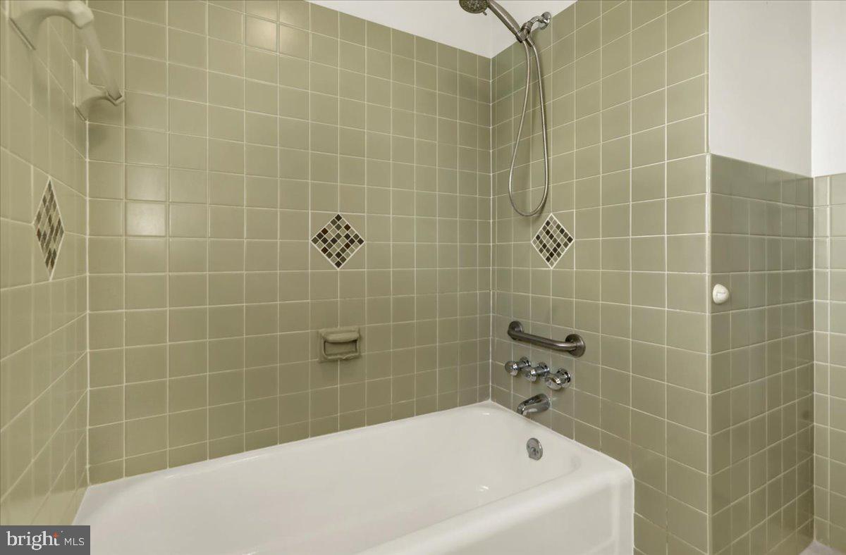 ELIZABETHTOWN BOROUGH - Residential