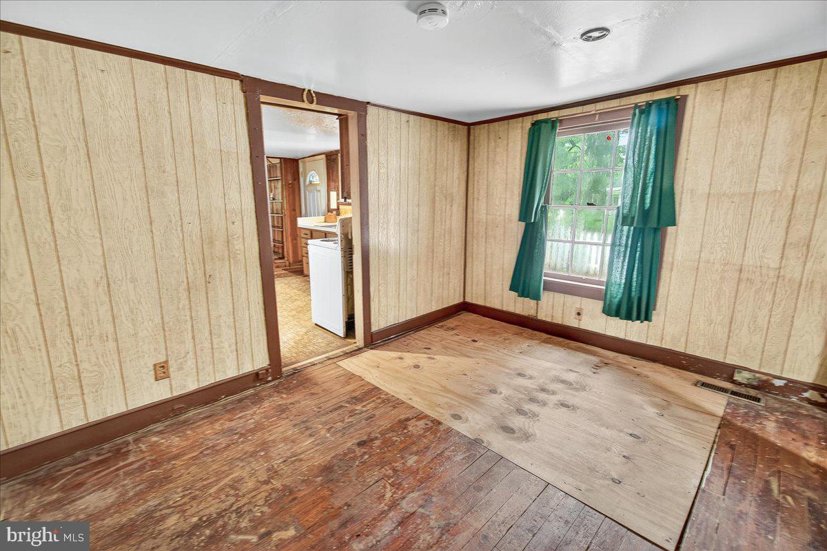 WASHINGTON GROVE - Residential