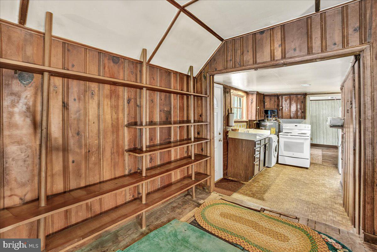 WASHINGTON GROVE - Residential