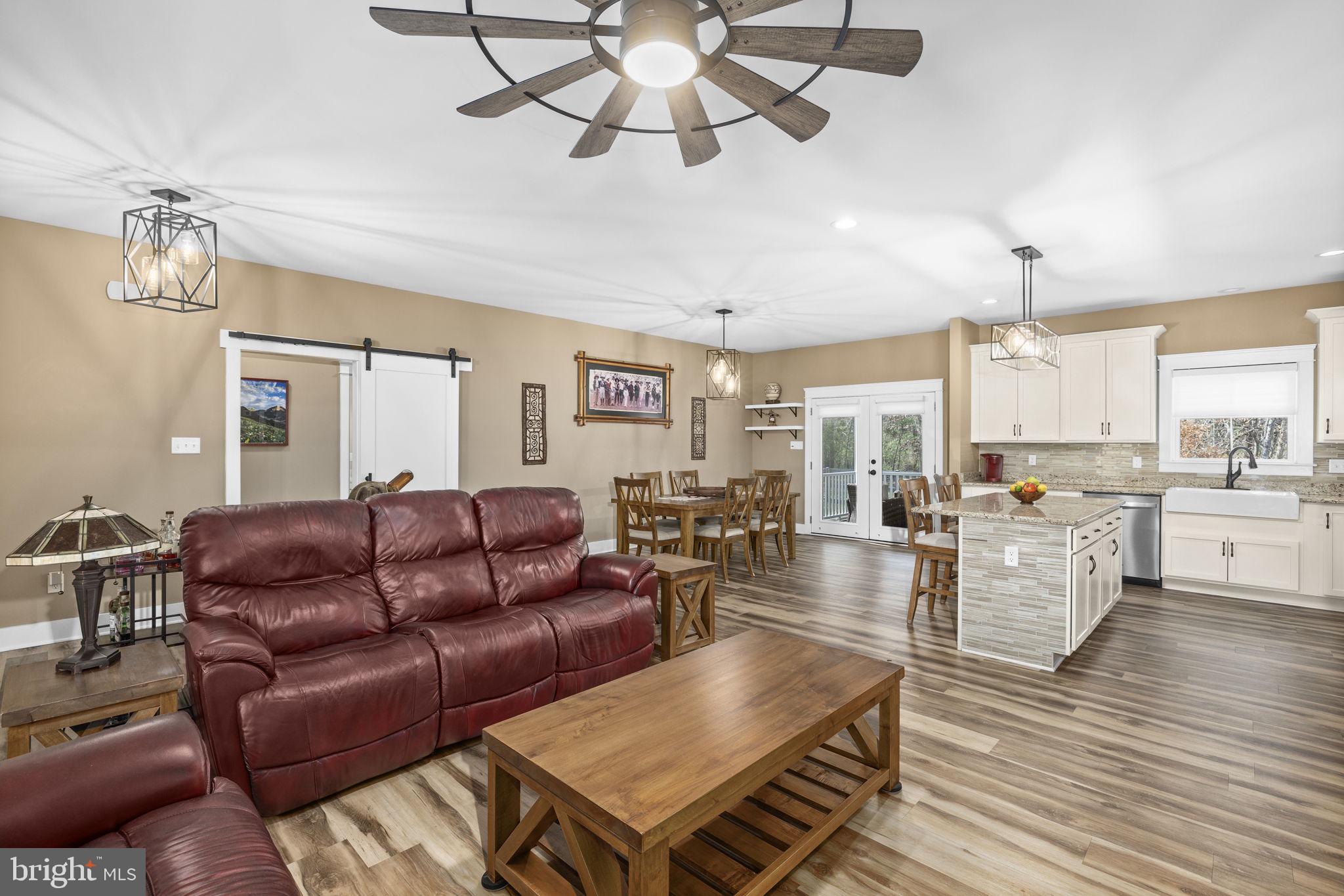 BEAR CASTLE - Residential