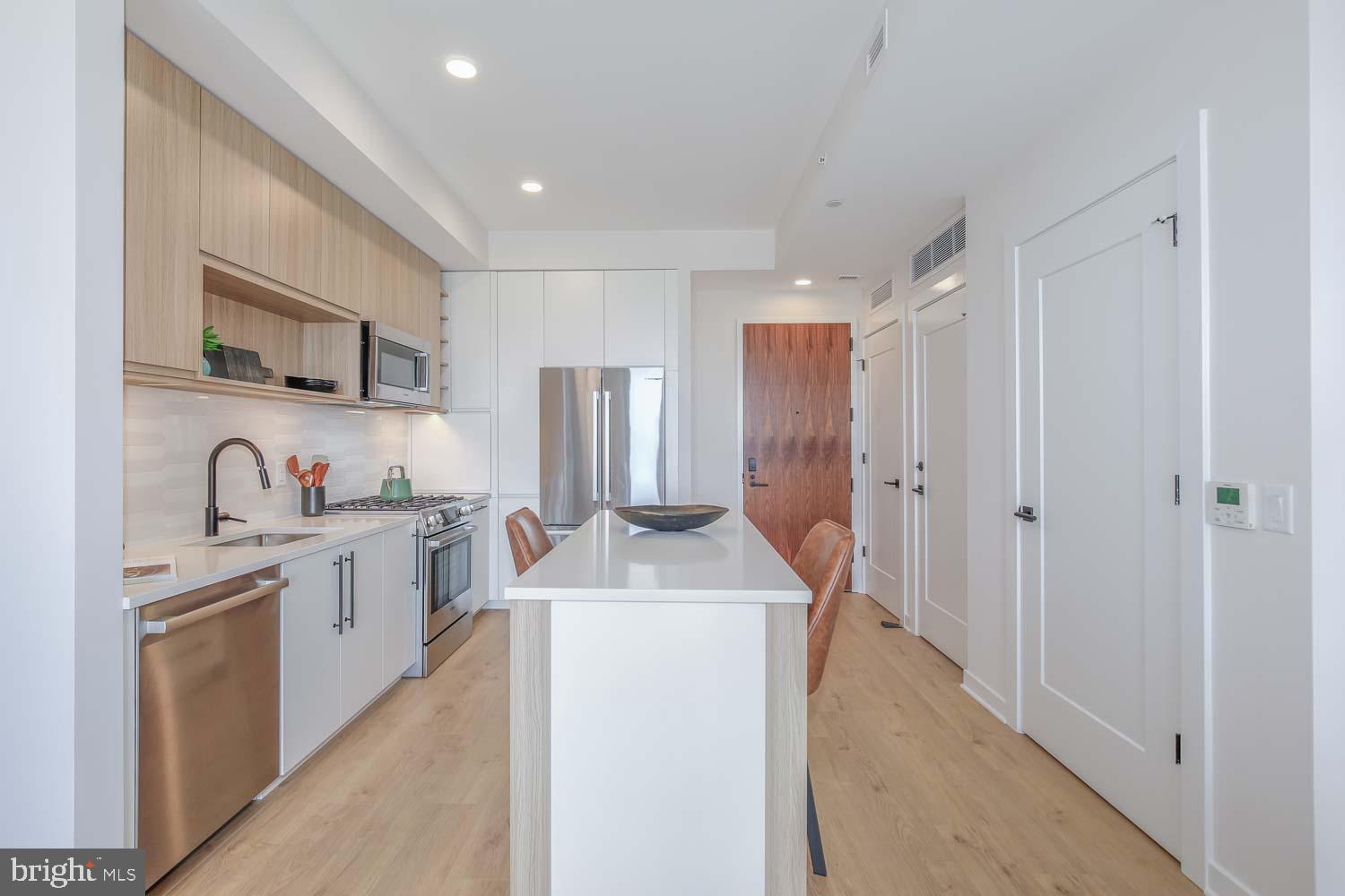 255 W. FALLS STATION BOULEVARD 608